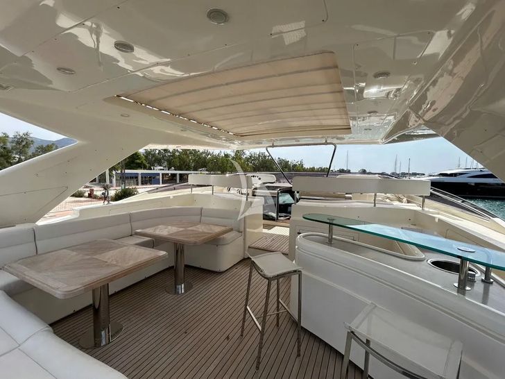 WATCH ME Ferretti Custom Line 30m - flybridge WATCH ME Ferretti Custom Line 30m - flybridge