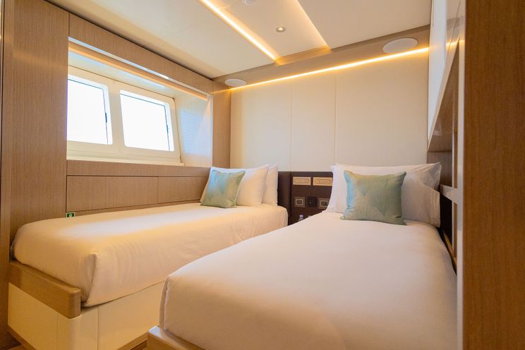 Charter Yacht WATERMACHINE - Gulf Craft Majesty 100 - 5 Cabins - Cogolin - St. Tropez - Monaco