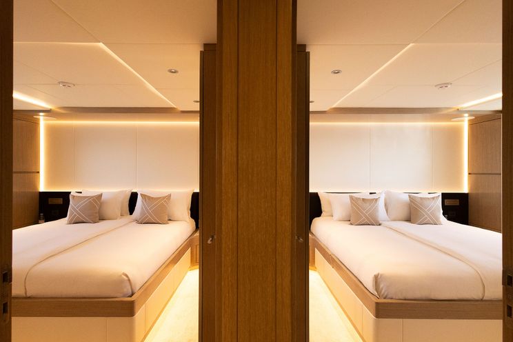 Charter Yacht WATERMACHINE - Gulf Craft Majesty 100 - 5 Cabins - Cogolin - St. Tropez - Monaco