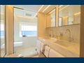 WATERMACHINE - Gulf Craft Majesty 100,vanity unit and shower