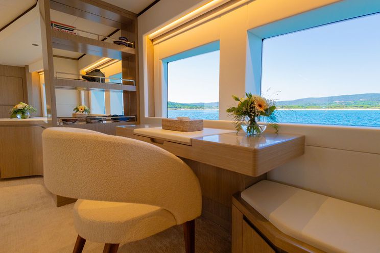 Charter Yacht WATERMACHINE - Gulf Craft Majesty 100 - 5 Cabins - Cogolin - St. Tropez - Monaco