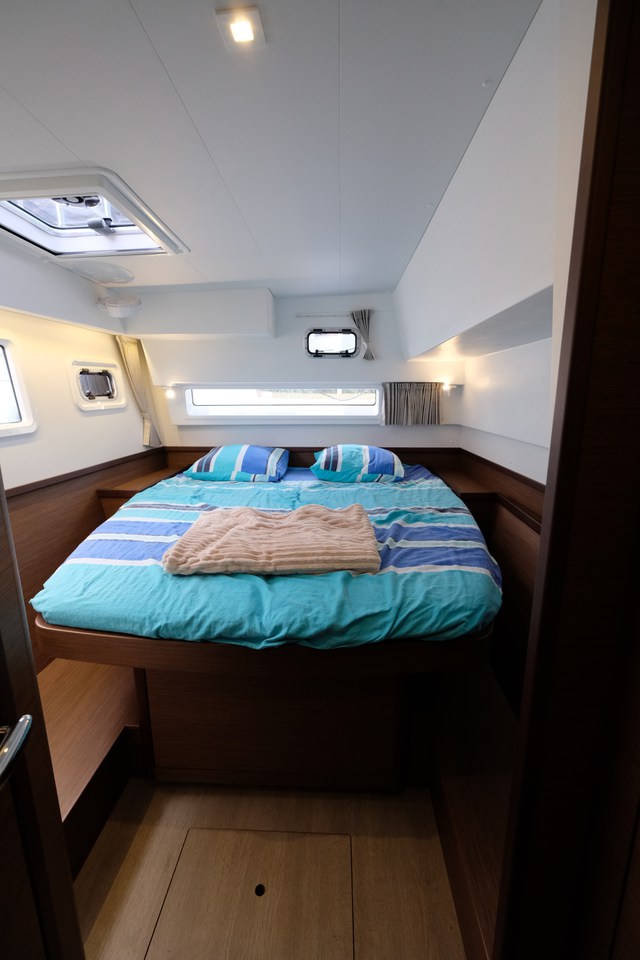 Charter Yacht WHITE CHADAL - Lagoon 42 - 4 Cabins - St Raphael - Cannes - St Tropez - Nice - Antibes - Monaco - French Riviera