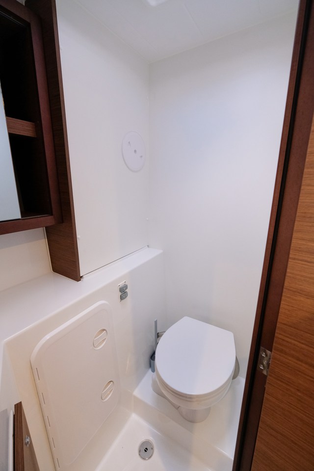 Charter Yacht WHITE CHADAL - Lagoon 42 - 4 Cabins - St Raphael - Cannes - St Tropez - Nice - Antibes - Monaco - French Riviera