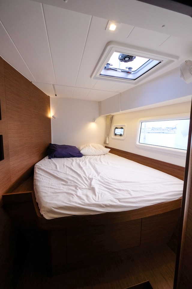 Charter Yacht WHITE CHADAL - Lagoon 42 - 4 Cabins - St Raphael - Cannes - St Tropez - Nice - Antibes - Monaco - French Riviera