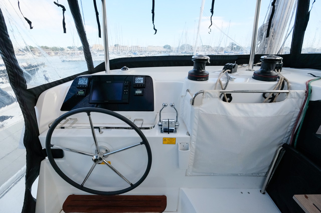 Charter Yacht WHITE CHADAL - Lagoon 42 - 4 Cabins - St Raphael - Cannes - St Tropez - Nice - Antibes - Monaco - French Riviera