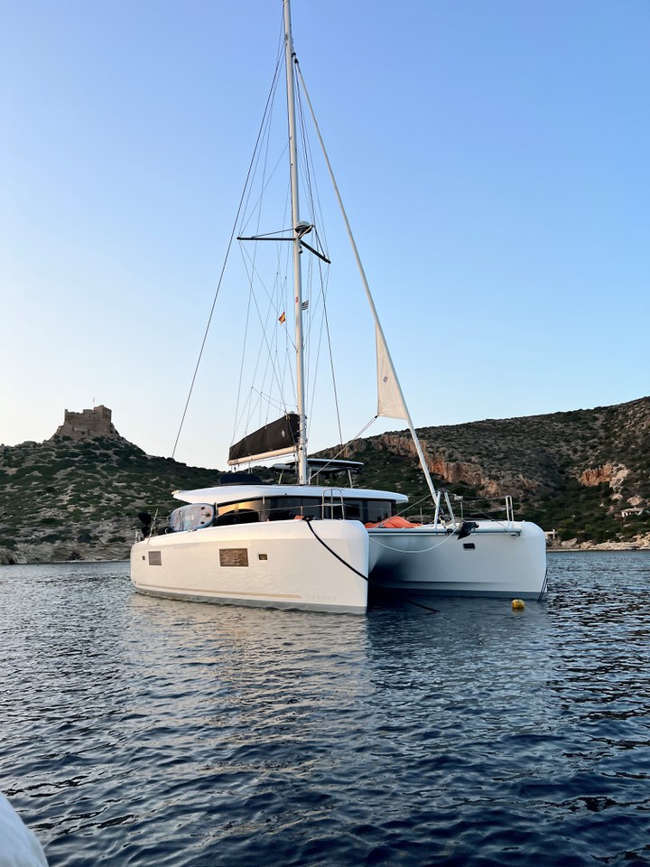 WHITE CHADAL - Lagoon 42 - 4 Cabins - St Raphael - Cannes - St Tropez - Nice - Antibes - Monaco - French Riviera