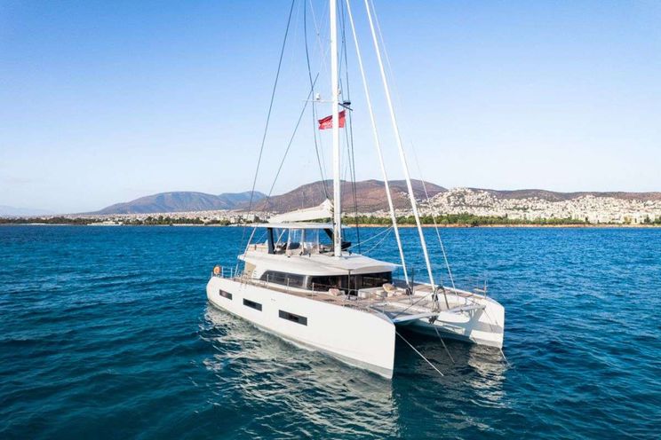 Charter Yacht WHITE CAPS - Lagoon 65 - 5 Cabins - Athens - Mykonos - Paros - Preveza - Lefkas