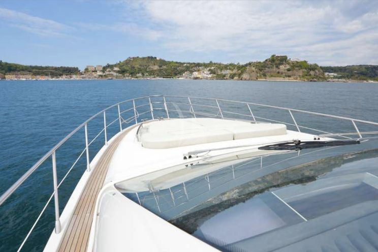 Charter Yacht WHITE GIADA - Azimut 68S - 3 Cabins - Capri - Positano - Amalfi