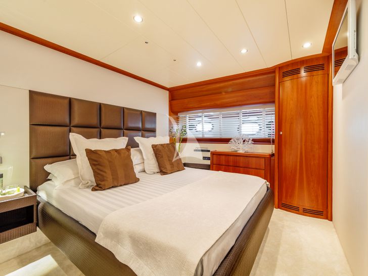 WHITEHAVEN Canados 25 - VIP cabin wider view WHITEHAVEN Canados 25 - VIP cabin wider view