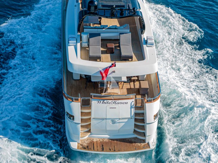 WHITEHAVEN Canados 25 - stern view WHITEHAVEN Canados 25 - stern view