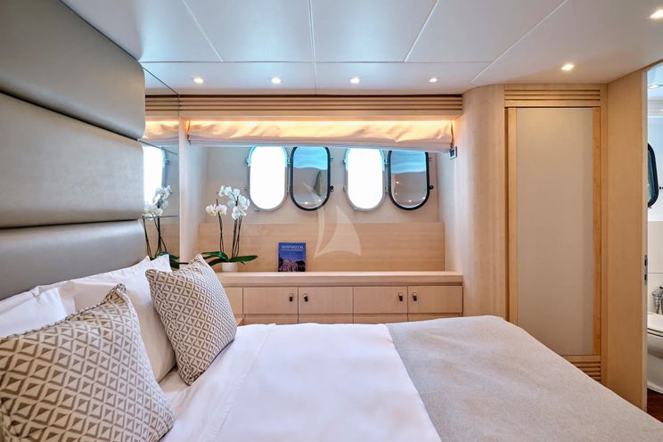 Charter Yacht WHITE KNIGHT - Maiora 40m - 6 Cabins - Athens - Mykonos - Paros - Cyclades - Greece