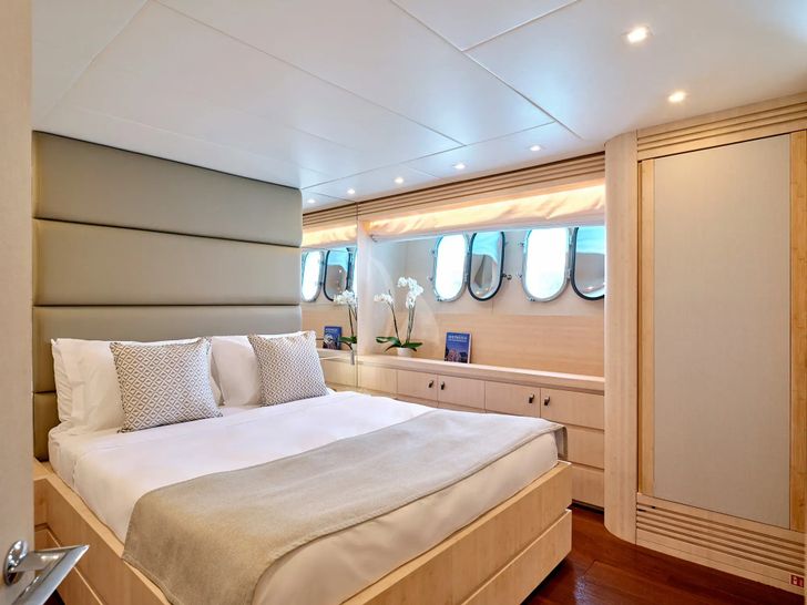 WHITE KNIGHT Maiora 40m - VIP cabin 2 WHITE KNIGHT Maiora 40m - VIP cabin 2