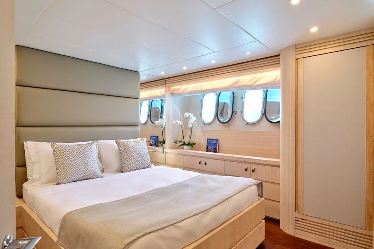 Charter Yacht WHITE KNIGHT - Maiora 40m - 6 Cabins - Athens - Mykonos - Paros - Cyclades - Greece