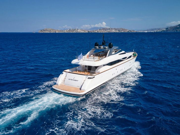 WHITE KNIGHT Maiora 40m - cruising aft shot WHITE KNIGHT Maiora 40m - cruising aft shot