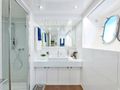 WHITE KNIGHT Maiora 40m - master cabin bathroom WHITE KNIGHT Maiora 40m - master cabin bathroom