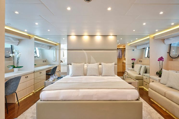 Charter Yacht WHITE KNIGHT - Maiora 40m - 6 Cabins - Athens - Mykonos - Paros - Cyclades - Greece
