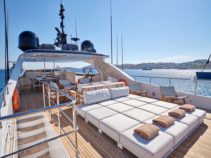 WHITE KNIGHT Maiora 40m - sun deck WHITE KNIGHT Maiora 40m - sun deck