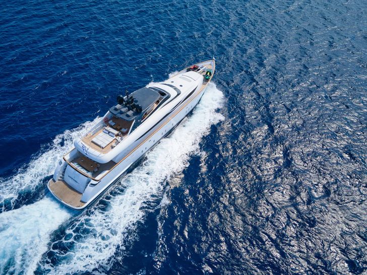 WHITE KNIGHT Maiora 40m - top cruising shot WHITE KNIGHT Maiora 40m - top cruising shot