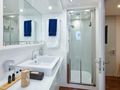 WHITE KNIGHT Maiora 40m - twin cabin bathroom WHITE KNIGHT Maiora 40m - twin cabin bathroom