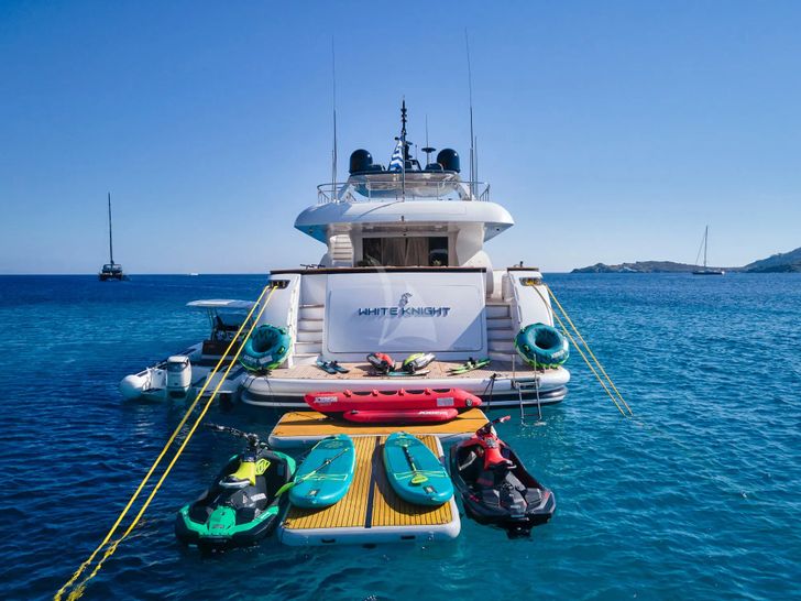 WHITE KNIGHT Maiora 40m - water toys WHITE KNIGHT Maiora 40m - water toys