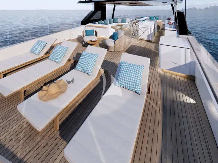 WHITE STAR Mangusta(Overmarine)Oceano 39 - sundeck aft sunbeds WHITE STAR Mangusta(Overmarine)Oceano 39 - sundeck aft sunbeds