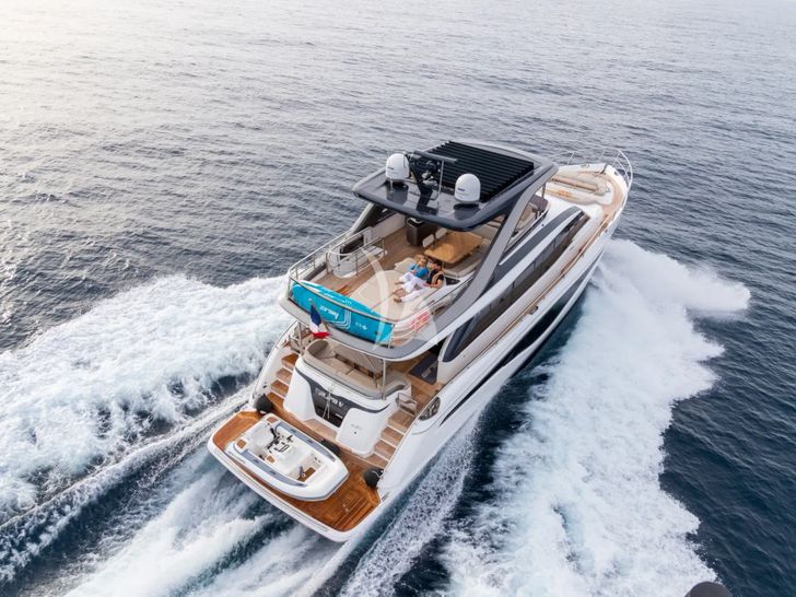 WILJIM V Princess Y72 - cruising WILJIM V Princess Y72 - cruising