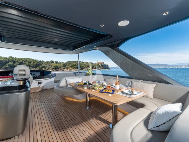 WILJIM V Princess Y72 - flybridge WILJIM V Princess Y72 - flybridge