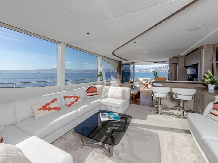 WILJIM V Princess Y72 - saloon WILJIM V Princess Y72 - saloon