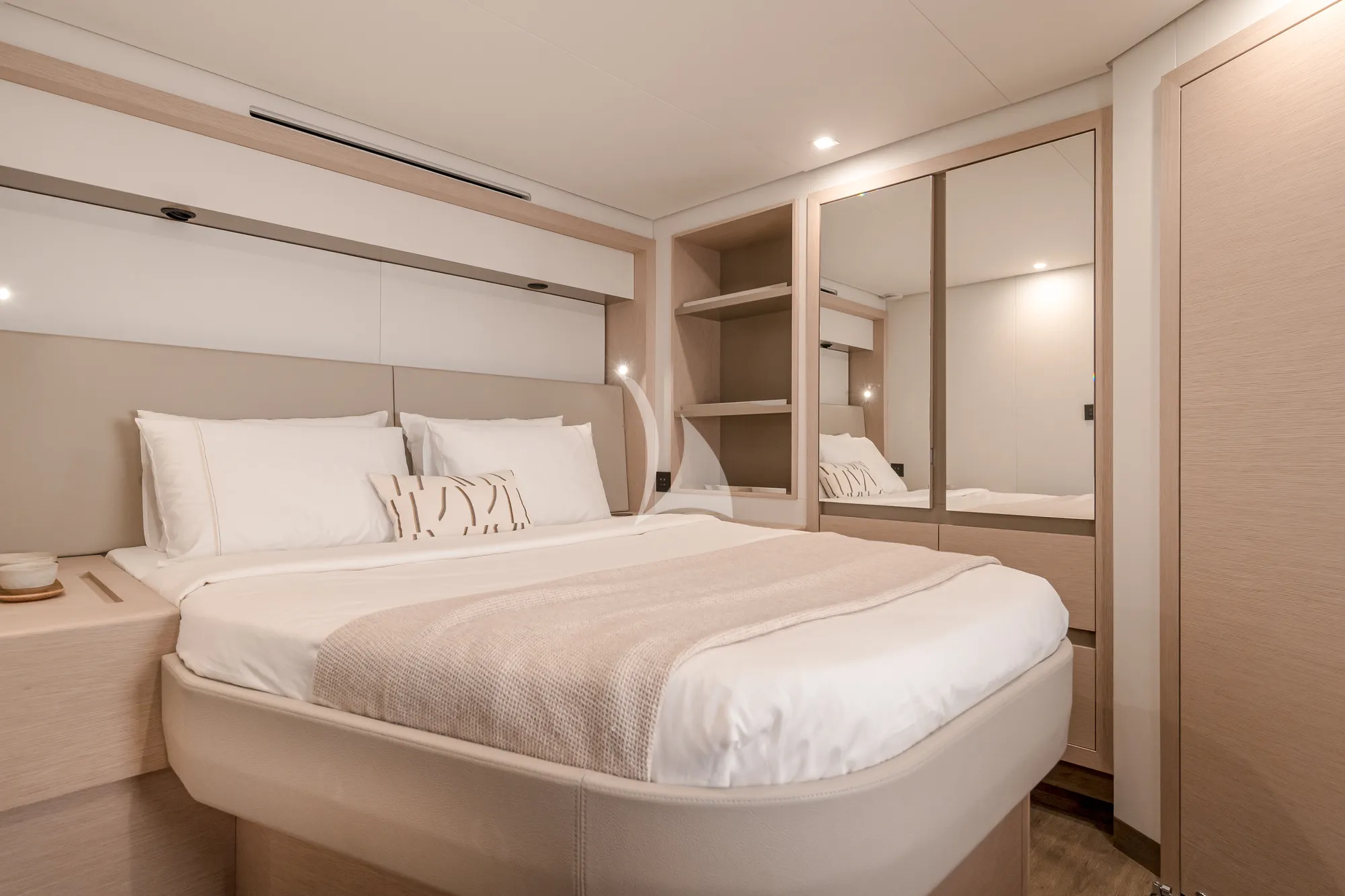 WINDKIND Fountaine Pajot Thira 80 - VIP cabin 2