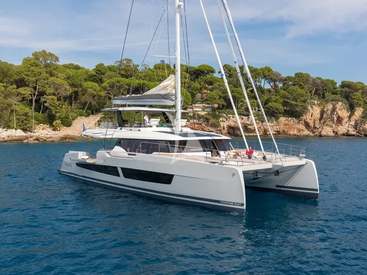 WINDKIND Fountaine Pajot Thira 80 - anchored side profile WINDKIND Fountaine Pajot Thira 80 - anchored side profile
