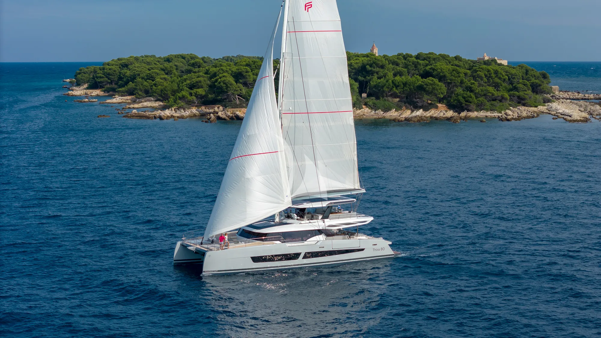 WINDKIND Fountaine Pajot Thira 80 - profile