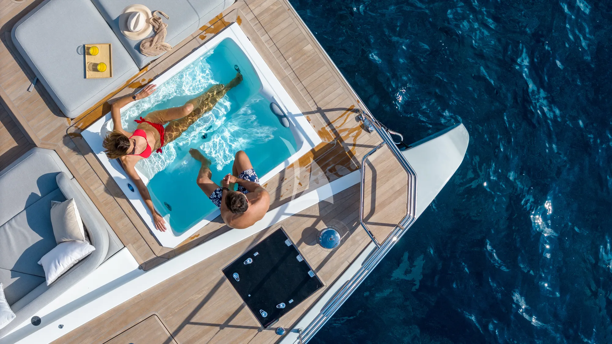 WINDKIND Fountaine Pajot Thira 80 - top jacuzzi shot