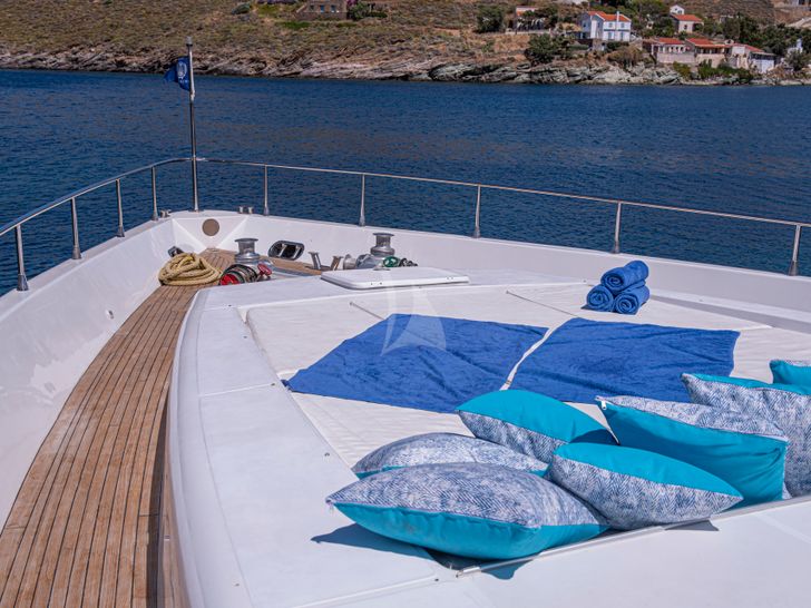 WISH - fore deck sun padsaerial view WISH - fore deck sun padsaerial view