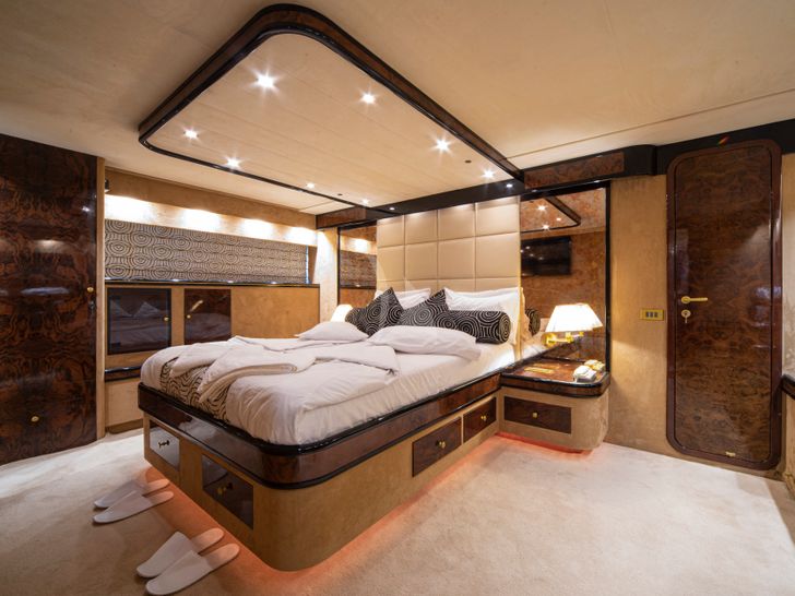 WISH - master cabin WISH - master cabin