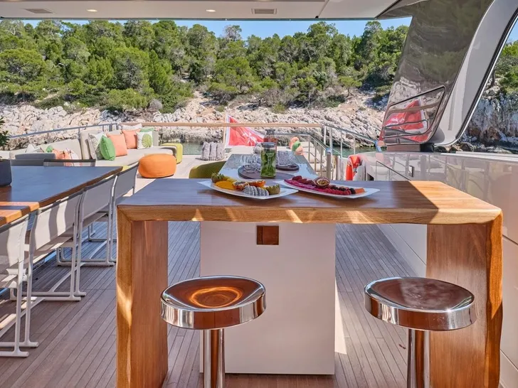 WOMBAT Sanlorenzo SL106 - sundeck minibar WOMBAT Sanlorenzo SL106 - sundeck minibar