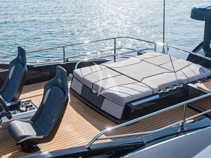 X2 Sunseeker 65 Sport - sundeck sun beds X2 Sunseeker 65 Sport - sundeck sun beds