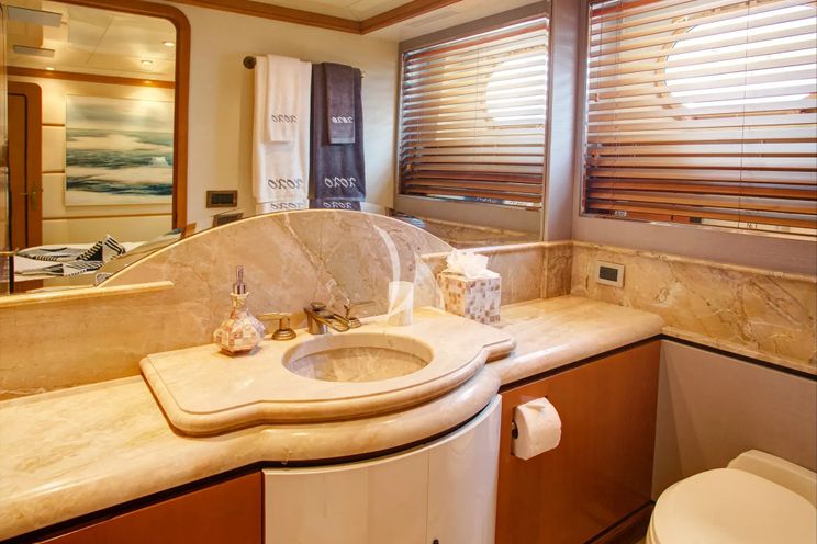 Charter Yacht XOXO - Intermarine 118 - 5 Cabins - Nassau - Exumas - Bahamas