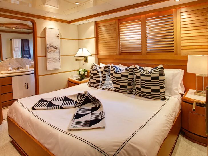 XOXO Intermarine 118 - VIP cabin 1 XOXO Intermarine 118 - VIP cabin 1