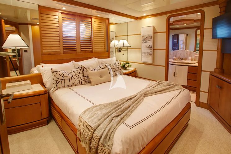 Charter Yacht XOXO - Intermarine 118 - 5 Cabins - Nassau - Exumas - Bahamas