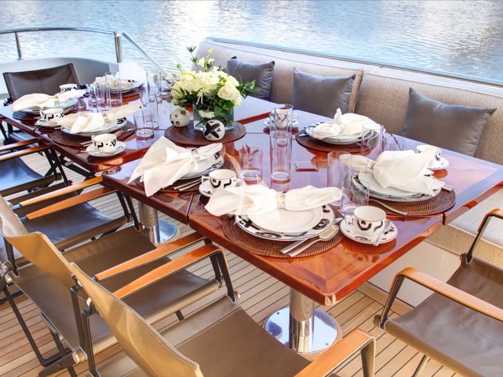 XOXO Intermarine 118 - aft alfresco dining area XOXO Intermarine 118 - aft alfresco dining area