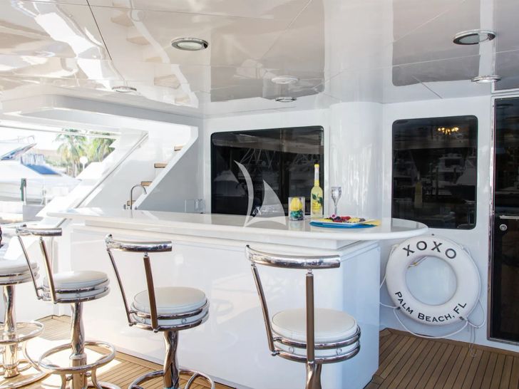 XOXO Intermarine 118 - aft bar area XOXO Intermarine 118 - aft bar area
