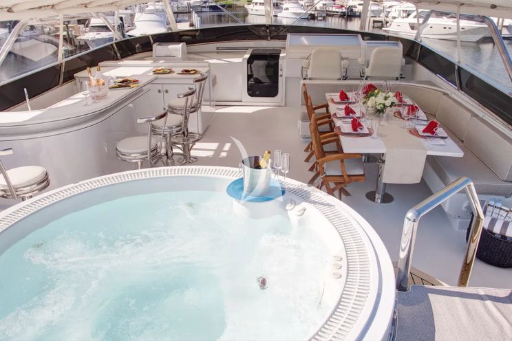 Charter Yacht XOXO - Intermarine 118 - 5 Cabins - Nassau - Exumas - Bahamas