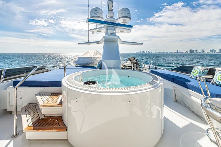 Charter Yacht XOXO - Intermarine 118 - 5 Cabins - Nassau - Exumas - Bahamas
