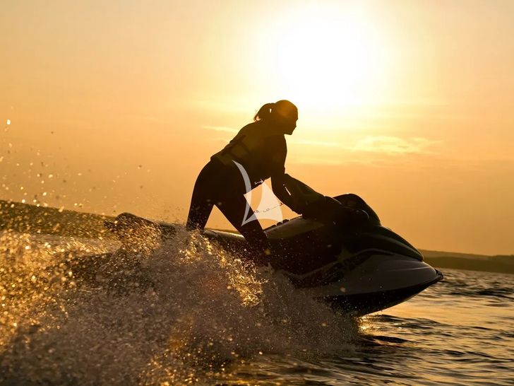 XOXO Intermarine 118 - jet ski XOXO Intermarine 118 - jet ski