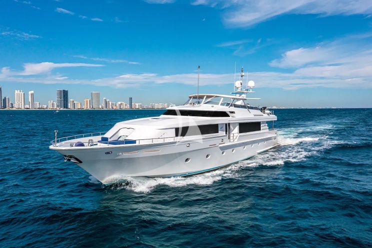Charter Yacht XOXO - Intermarine 118 - 5 Cabins - Nassau - Exumas - Bahamas