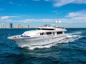 XOXO - Intermarine 118 - 5 Cabins - Nassau - Exumas - Bahamas XOXO - Intermarine 118 - 5 Cabins - Nassau - Exumas - Bahamas