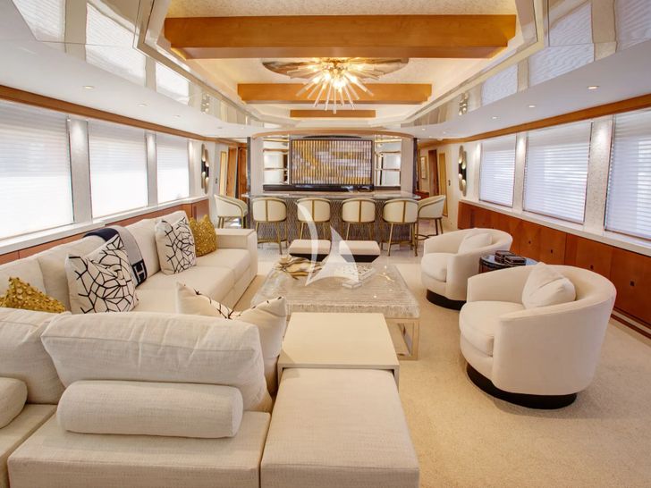 XOXO Intermarine 118 - main saloon XOXO Intermarine 118 - main saloon