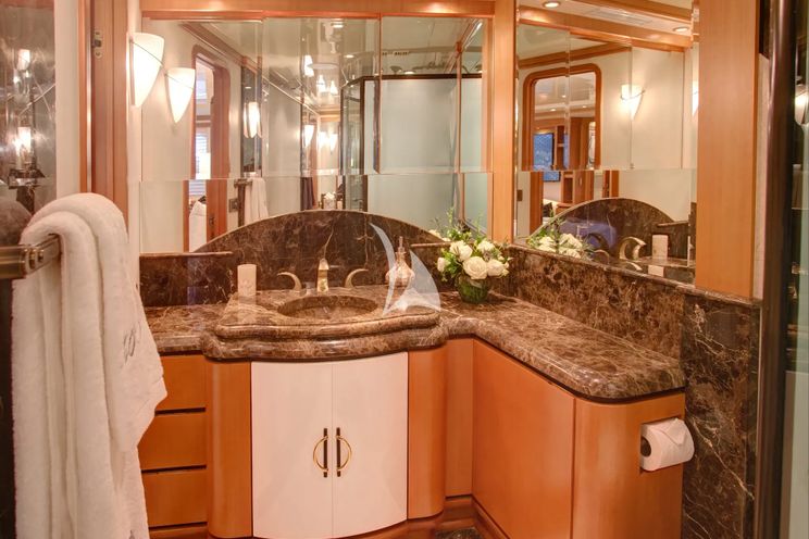Charter Yacht XOXO - Intermarine 118 - 5 Cabins - Nassau - Exumas - Bahamas