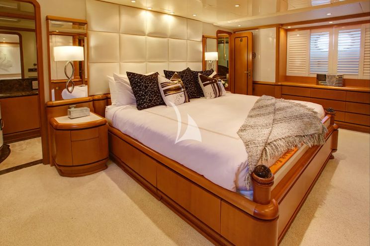 Charter Yacht XOXO - Intermarine 118 - 5 Cabins - Nassau - Exumas - Bahamas