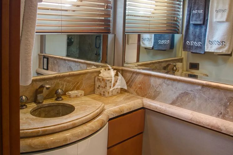 Charter Yacht XOXO - Intermarine 118 - 5 Cabins - Nassau - Exumas - Bahamas